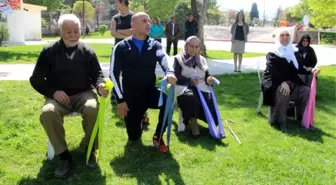 Yaşlılar Egzersiz ve Zeka Oyunlarıyla Sağlık Buluyor