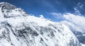 85 Yaşındaki Nepalli Dağcı Everest Tırmanışı Sırasında Öldü