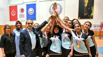 Kyk Voleybol Şampiyonu Hubbi Hatun Kız Yurdu