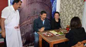 Şehir Tiyatrosu Kapatılınca, 27 Yıllık Oyuncu Köfteci Oldu