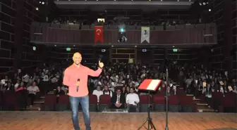 Yazar Kahraman Tazeoğlu Akşehir'de Şiir Dinletisi Sundu