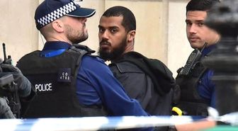 Londra'da Başbakanlık Yakınında Gözaltına Alınan Bıçaklı Kişi