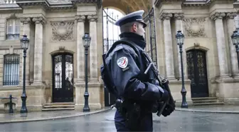 Paris'te Garda Terör Alarmı