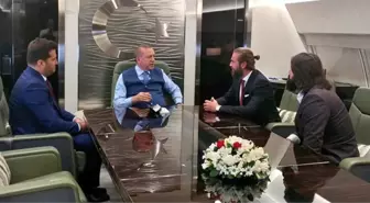 Diriliş Ertuğrul Ekibi Kuveyt Dönüşü Uçakta Erdoğan'la Sohbet Etti