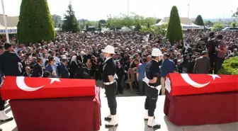 Başsavcı Alper ve Makam Şoförü Akşehirli'ye Gözü Yaşlı Veda