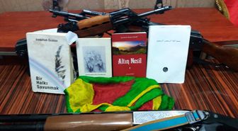 Fetö Şüphelisinin Evinde, PKK ve Deaş Materyalleri Bulunması