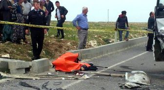 Beton Mikseri, Midibüsle Çarpıştı: 2 Ölü, 17 Yaralı