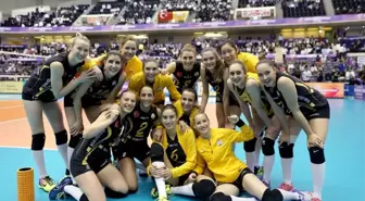 Vakıfbank Yenilgisiz Yarı Finalde