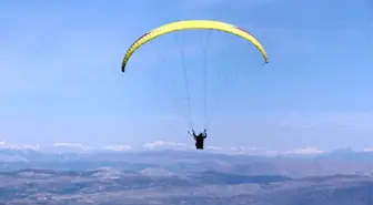 Elazığ'da 'Bisiklet Yarışı ve Yamaç Paraşütü Şenliği'