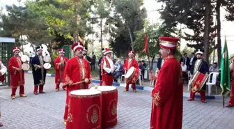 İhlas Vakfı Bahçelievler Yurdu'nda Mehterli Mezuniyet Coşkusu