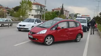 Manisa'da Trafik Kazası: 3 Yaralı