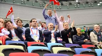 Bakan Kılıç'tan Anne Sporculara Bakü'de Anneler Günü Sürprizi