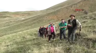 Ağrı Anneler Gününü 3 Bin 400 Metredeki Kösedağ Zirvesi'nden Kutladılar