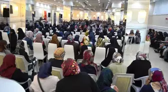 Boyabat'ta 'Bilinçli Aile Duyarlı Gençlik' Konferansı