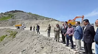 Tunceli Valisi Yapımı Devam Eden Karayolunu İnceledi