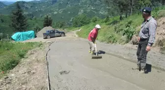 Fatsa'da Beton Yol Çalışması