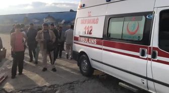 Demir Yığını Altında Kalan İşçi Yaralandı