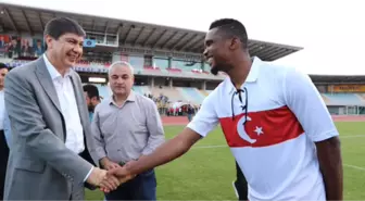 Eto'o, Türk Milli Takımı Formasını Giydi