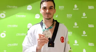 Nur Tatar ve Nafia Kuş'tan Altın Madalya