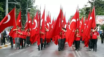 Antalya'da 19 Mayıs, Yağmura Rağmen Coşkuyla Kutlandı