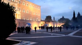 Yunanistan'da Göstericiler Polisle Çatıştı