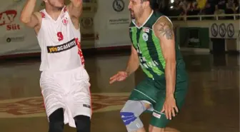 Balıkesir Karesispor-Ankara Orman Gençlik: 63 64