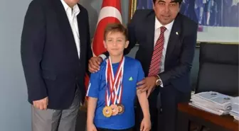 Başkan Demirağ, Karateci Şampiyonu Misafir Etti