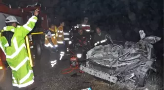 Adıyaman'da TIR ile Otomobil Çarpıştı, Bir Aile Yok Oldu: 3 Ölü, 1 Yaralı