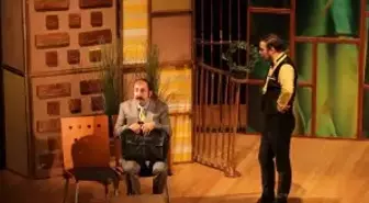 Ünlü Oyuncular Kayseri'deki Tiyatro Severlerle Buluştu