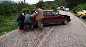 Bilecik'te Otomobiller Çarpıştı: 2 Yaralı