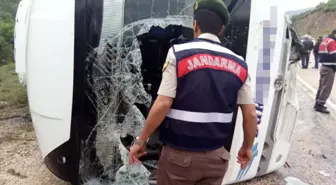 Bursa'da Midibüs Ile Otomobil Çarpıştı: 3 Ölü