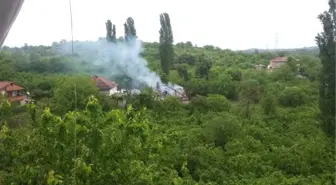 Yangında İki Katlı Ahşap Ev Kül Oldu