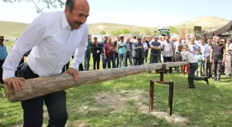 Eski Yörük Oyunu 'Cungurdaş' Gemiç'te Yaşatılmaya Devam Ediyor