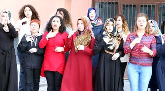 Yozgat'ta Açılan Kursta Vatandaşlar İşaret Dili Öğreniyor
