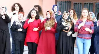 Yozgat'ta Açılan Kursta Vatandaşlar İşaret Dili Öğreniyor