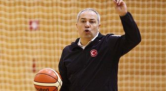 A Milli Kadın Takımı Başantrenörü Ekrem Memnun Açıklaması