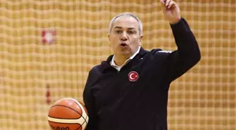 A Milli Kadın Takımı Başantrenörü Ekrem Memnun Açıklaması