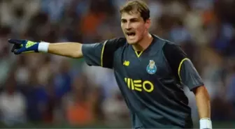 Casillas Geliyor!