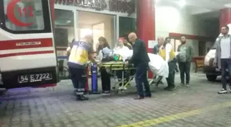 Sakarya'da Otomobil Kamyona Çarptı: 2 Yaralı