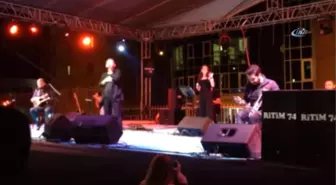 İmera Konserinde Sürpriz Evlenme Teklifi