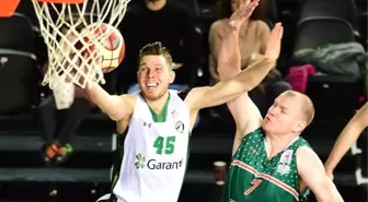 STBL Play-Off Çeyrek Finalinde Darüşşafaka, Banvit'i 72-67 Yendi