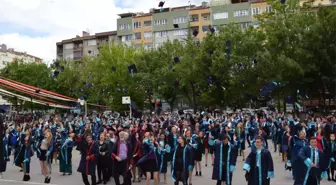 Ticaret Lisesi'nde Mezuniyet Coşkusu