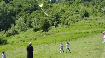 Bartın'da Öğrenciler Uçurtma Şenliğinde Buluştu