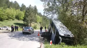 Bolu'da Yolcu Otobüsü Dereye Uçtu: 7 Yaralı