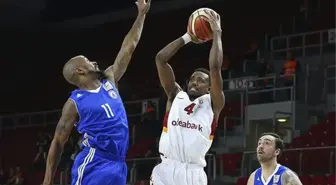 Galatasaray Odeabank - Anadolu Efes: 73- 63