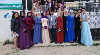 Lisede Mezuniyet Sevinci