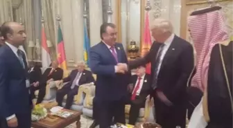 Trump Bu Kez Kolunu Kaptırdı