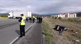 Erzincan'da İki Otomobil Çarpıştı: 3 Yaralı