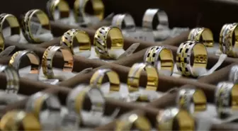 Kuyumculardan Düğün Sezonu İçin 10 Bin Alyans Modeli