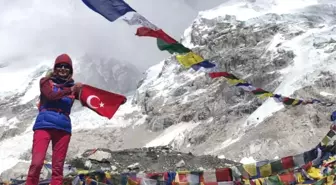 Türk Bayrağı Everest'te Dalgalandı